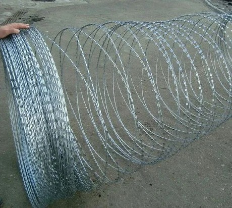 Спиральный барьер безопасности (СББ) "Егоза" СББ-600-50-3 - фото компании akkhld.kz